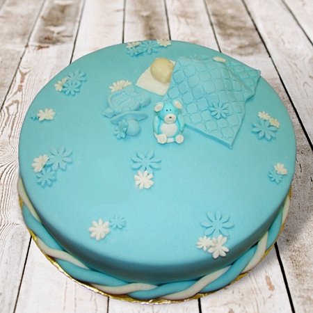 Błękitny tort na chrzest 