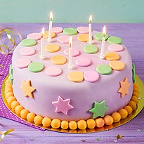 Tort urodzinowy w gwiazdki